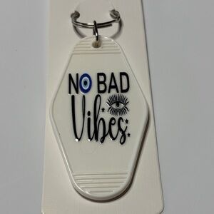 White 'No Bad Vibes' Keychain